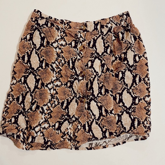 pink snakeskin pattern skirt - Picture 4 of 4